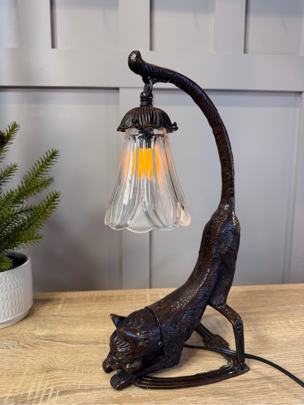 Vintage Cast Iron Crouching Cat Lamp Glowing Eyes 16” Tall Antique